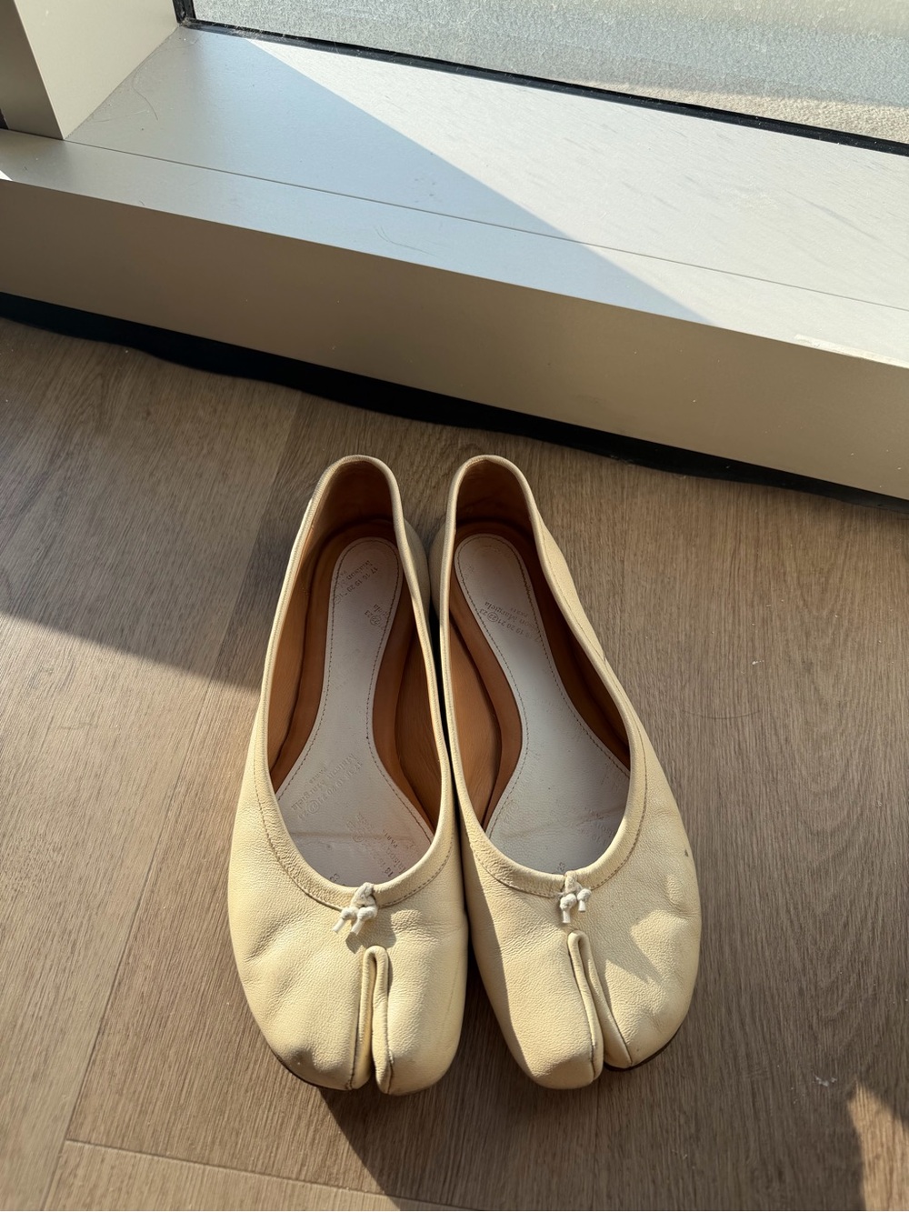 Maison Margiela Tabi Leather Ballet Flats Cream Size 37